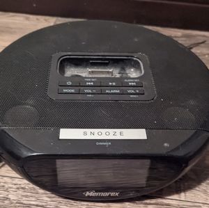 Alarm clock radio/iPod dock